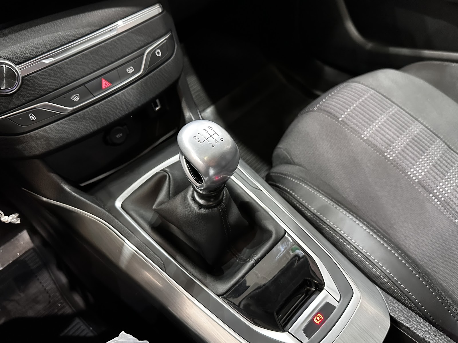 Foto 13 de PEUGEOT NUEVO 308 SW ALLURE 1 2017 en venta en CSV Motor VALDEFUENTES