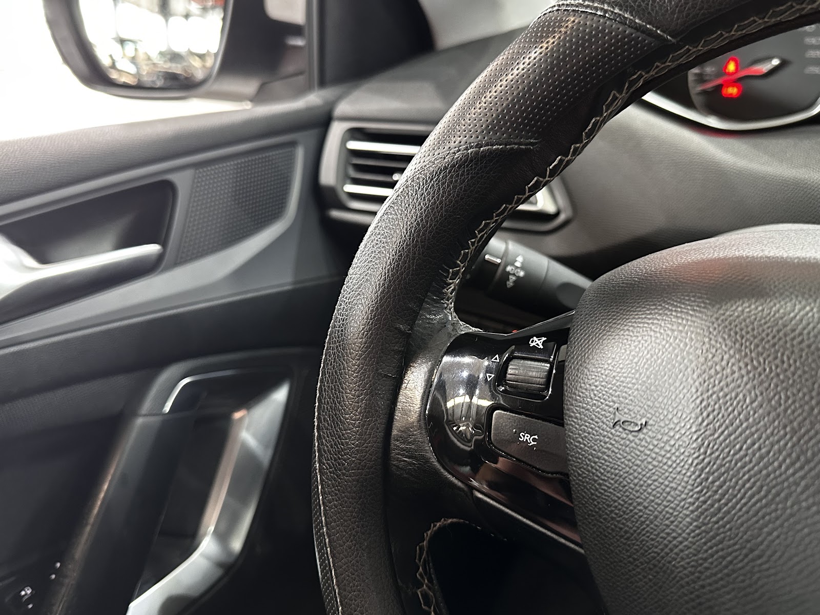 Foto 16 de PEUGEOT NUEVO 308 SW ALLURE 1 2017 en venta en CSV Motor VALDEFUENTES