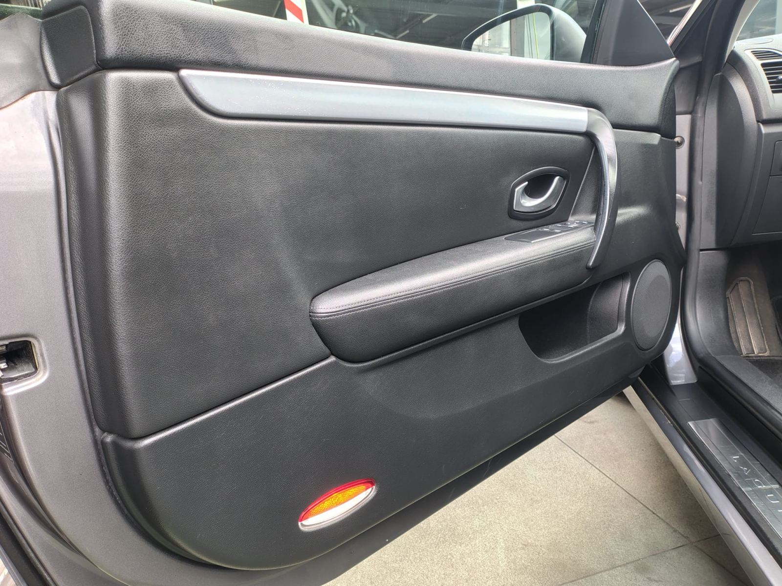 Foto 19 de RENAULT LAGUNA 2010 en venta en CSV Motor BILBAO