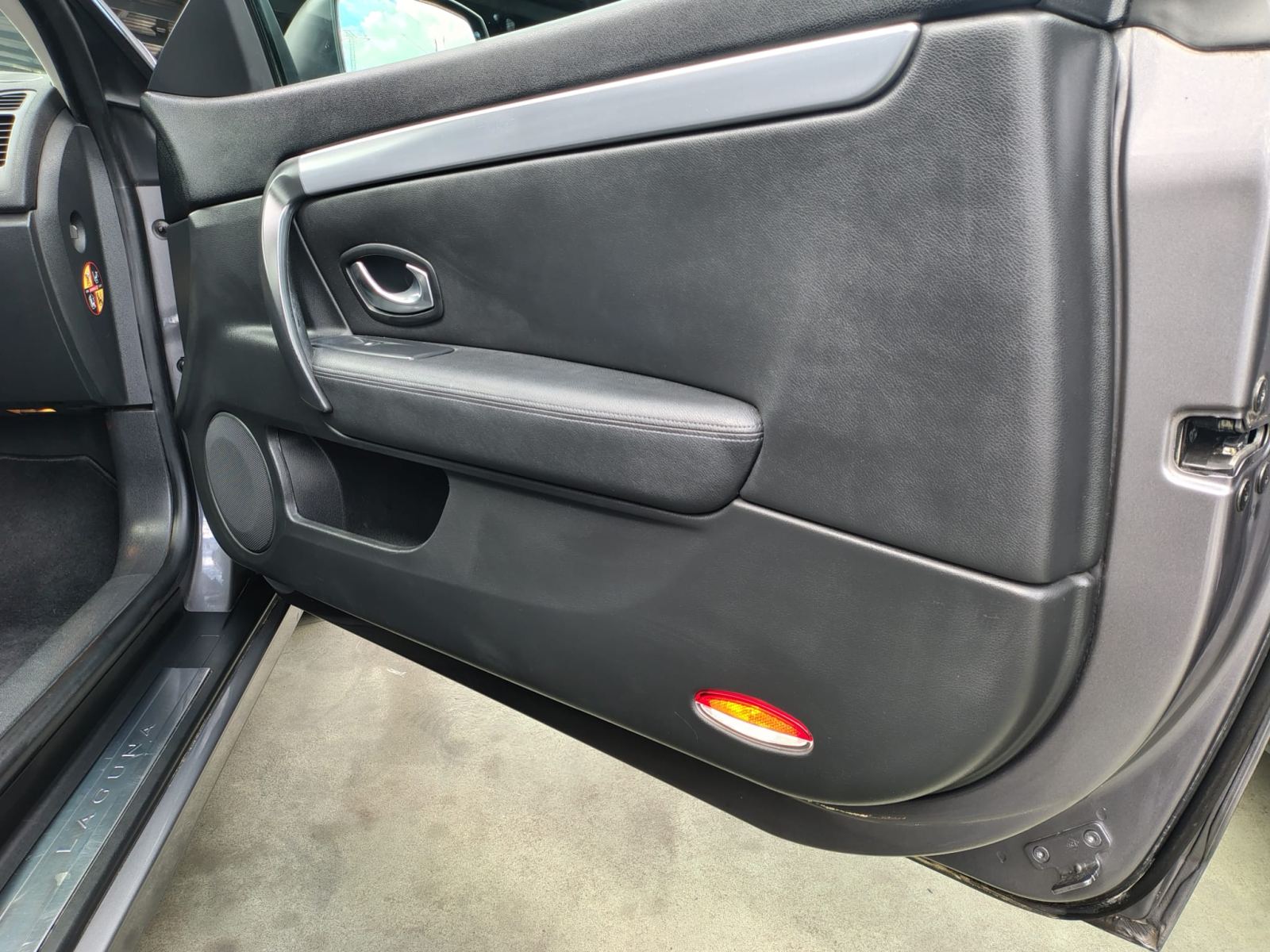 Foto 14 de RENAULT LAGUNA 2010 en venta en CSV Motor BILBAO