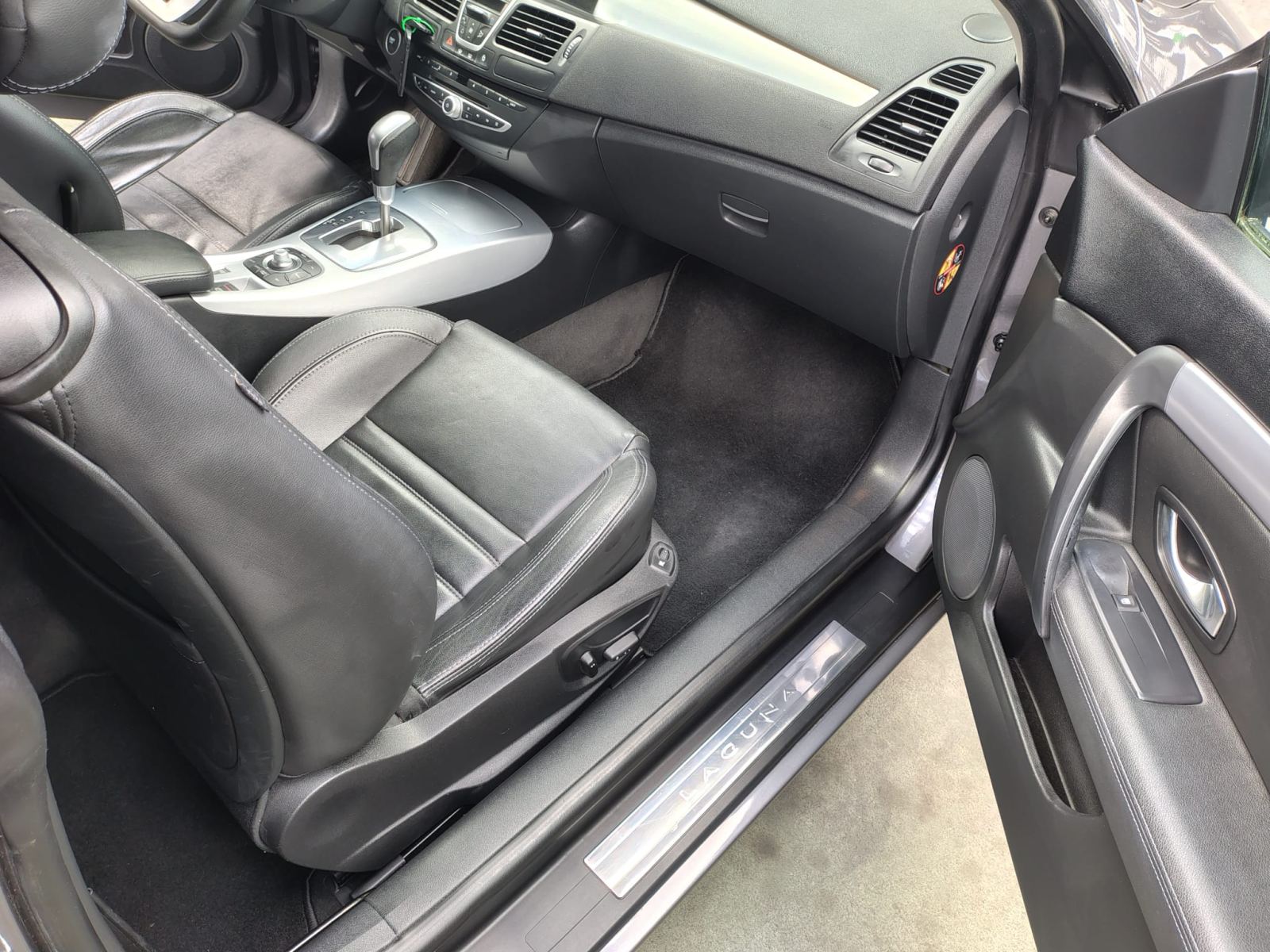 Foto 16 de RENAULT LAGUNA 2010 en venta en CSV Motor BILBAO