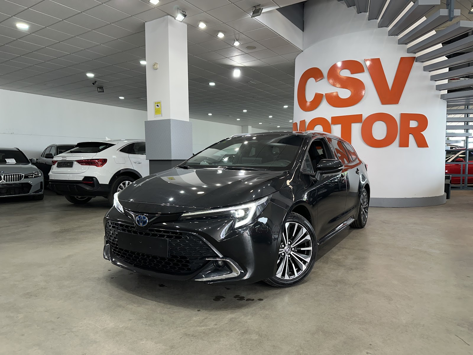 Foto 2 de TOYOTA COROLLA 2023 en venta en CSV Motor VALDEFUENTES