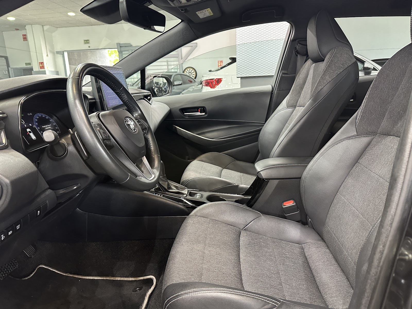 Foto 10 de TOYOTA COROLLA 2023 en venta en CSV Motor VALDEFUENTES