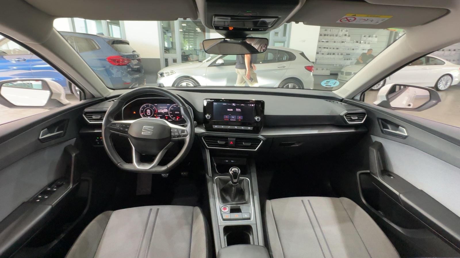 SEAT LEON — salpicadero y consola central | CSV Motor VALDEFUENTES
