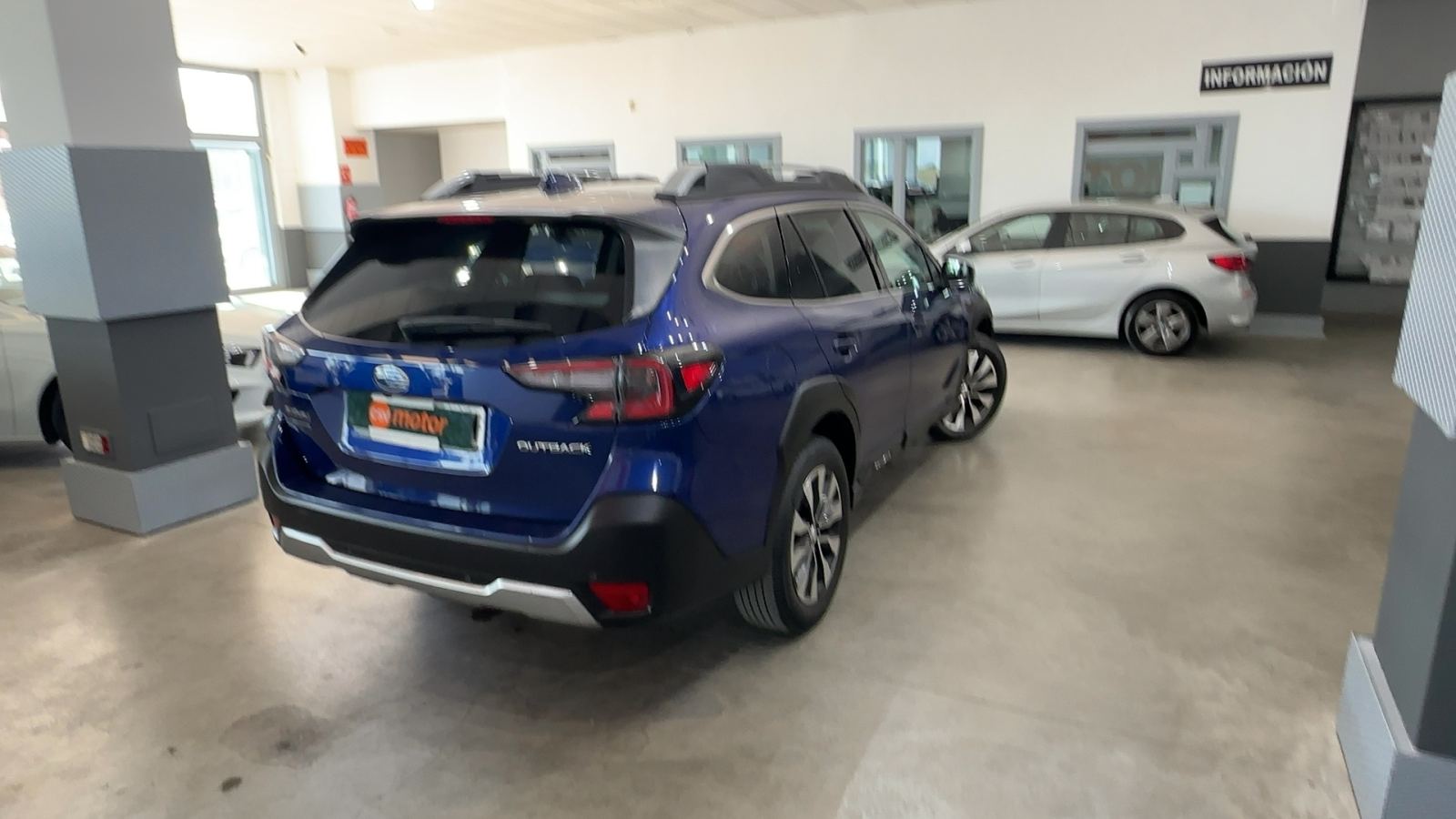 SUBARU OUTBACK — vista 3/4 trasera derecha | CSV Motor VALDEFUENTES