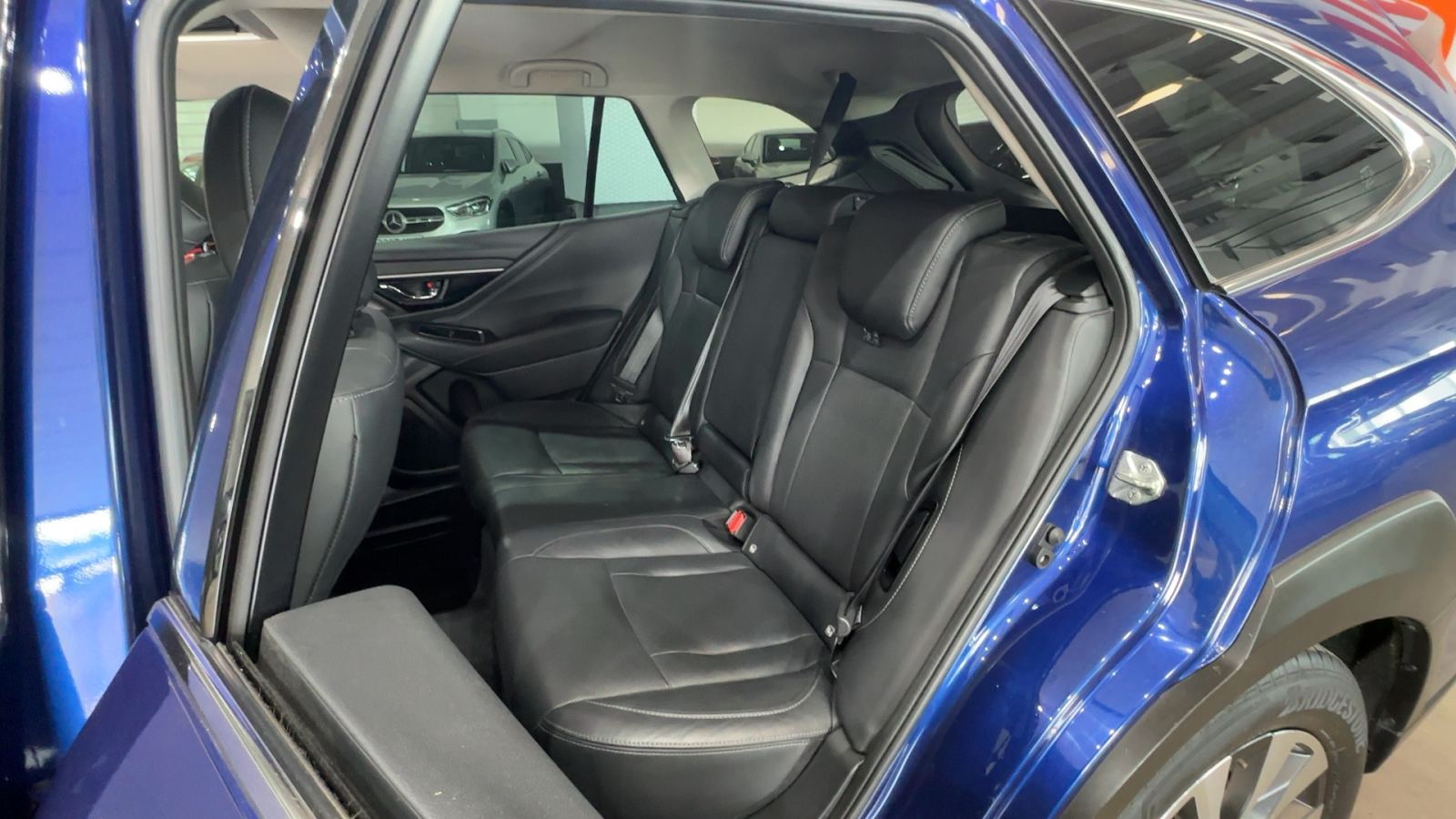 SUBARU OUTBACK — interior asientos traseros | CSV Motor VALDEFUENTES