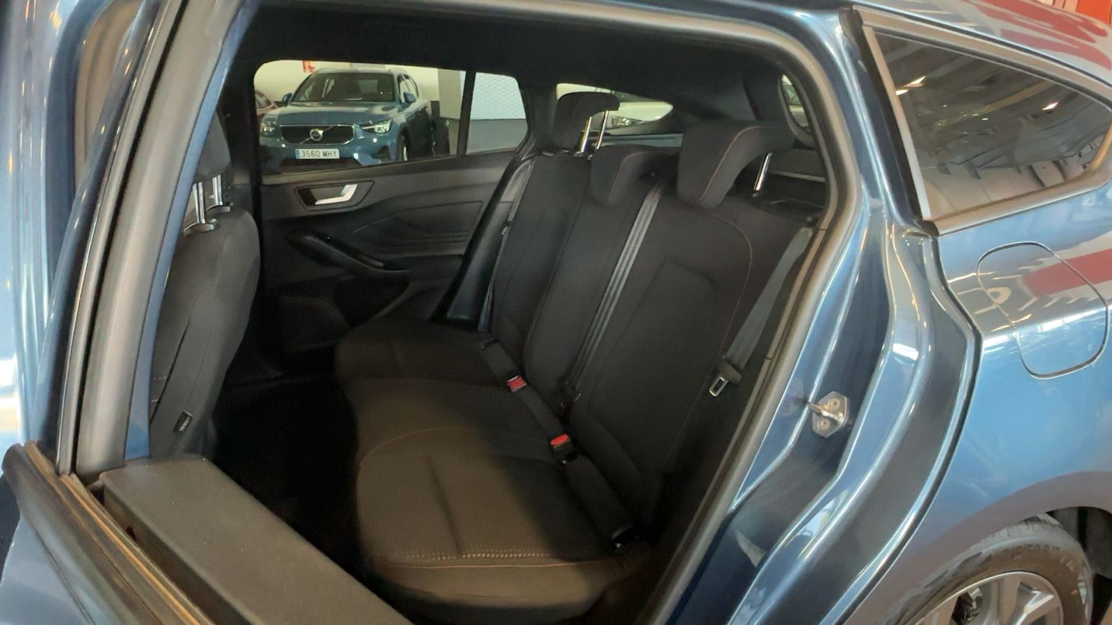 FORD FOCUS — interior asientos traseros | CSV Motor VALDEFUENTES
