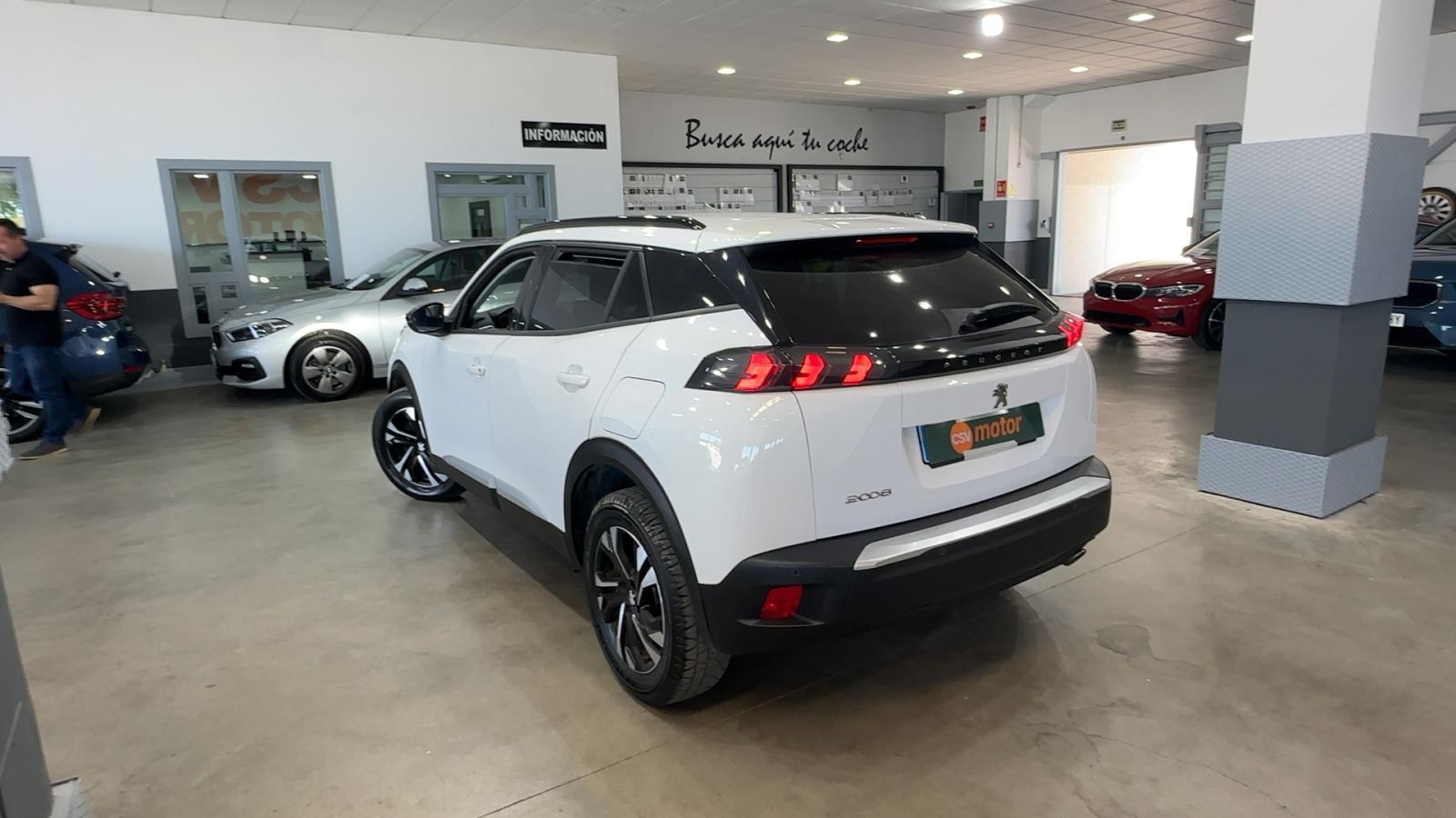 PEUGEOT 2008 — vista 3/4 trasera izquierda | CSV Motor VALDEFUENTES