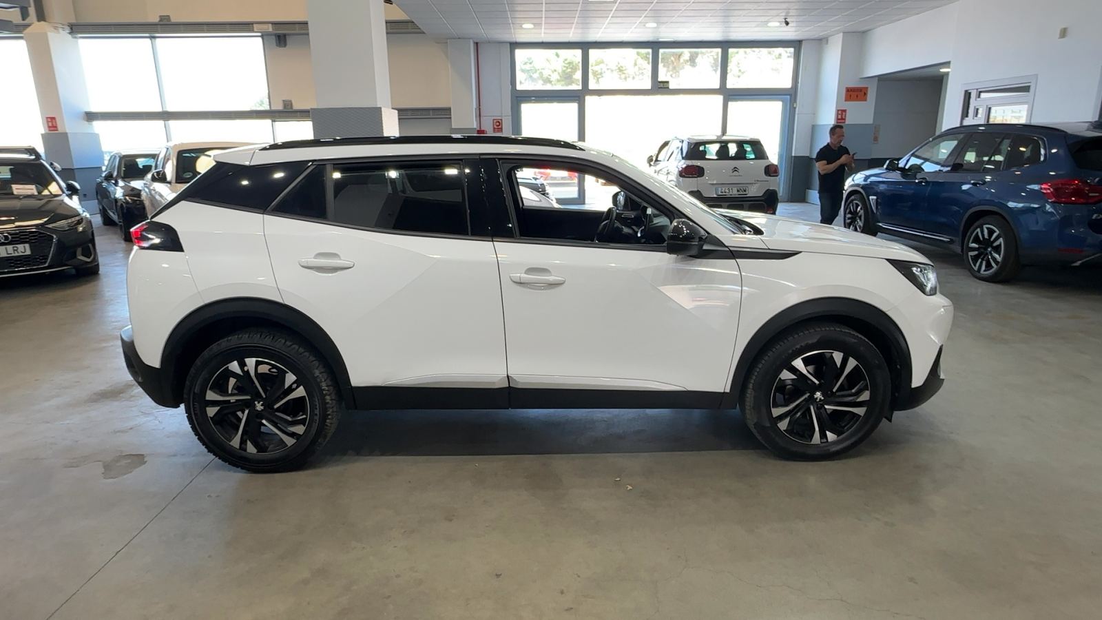 PEUGEOT 2008 — perfil lateral derecho | CSV Motor VALDEFUENTES