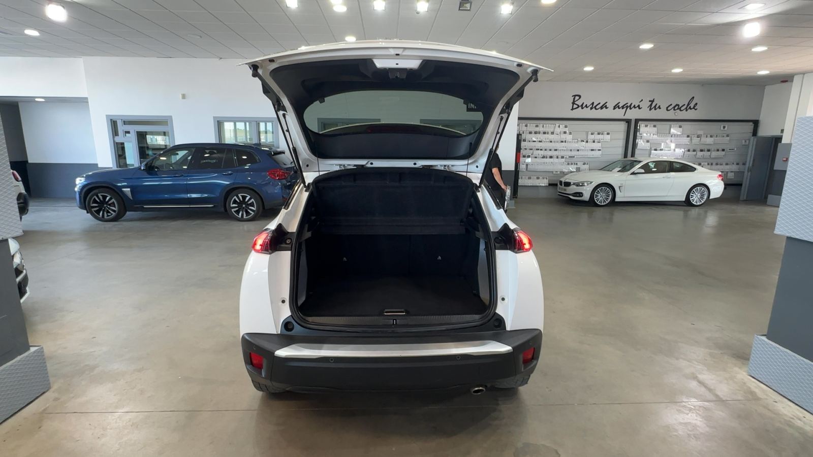 PEUGEOT 2008 — maletero abierto | CSV Motor VALDEFUENTES