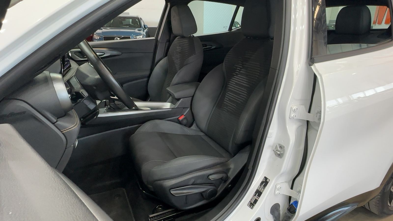 ALFA ROMEO TONALE — interior asientos delanteros | CSV Motor VALDEFUENTES
