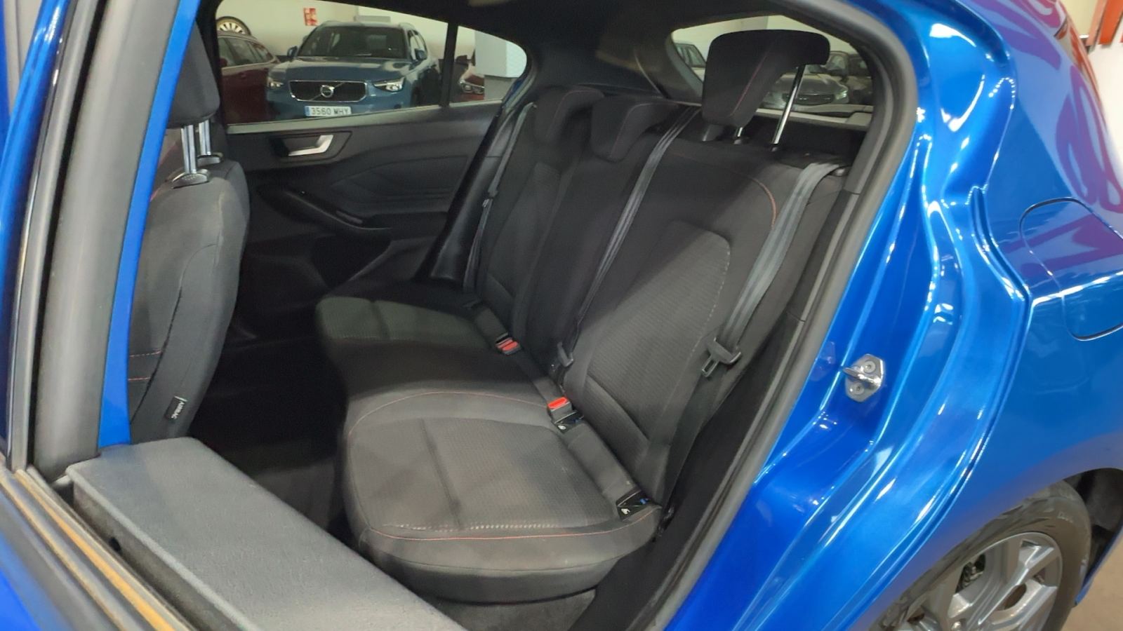 FORD FOCUS — interior asientos traseros | CSV Motor VALDEFUENTES