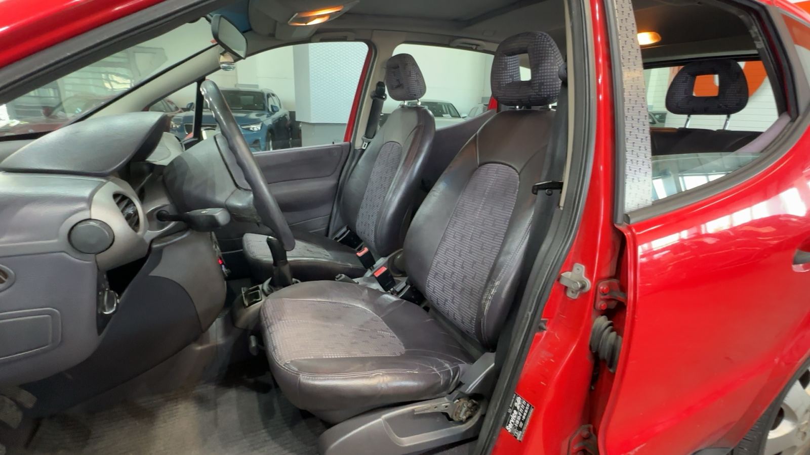 MERCEDES-BENZ — interior asientos delanteros | CSV Motor VALDEFUENTES