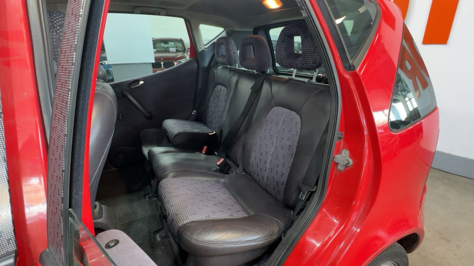 MERCEDES-BENZ — interior asientos traseros | CSV Motor VALDEFUENTES