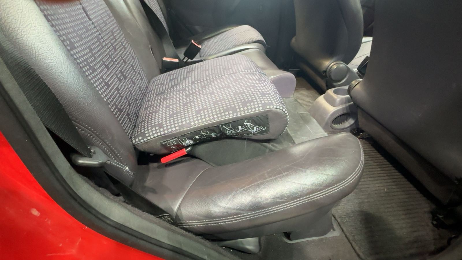 MERCEDES-BENZ — detalle extras | CSV Motor VALDEFUENTES