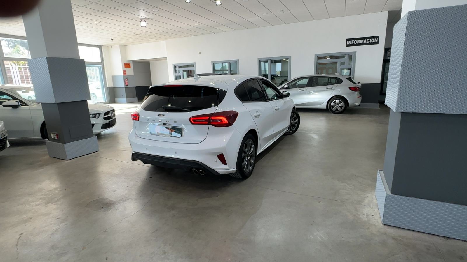 FORD FOCUS — vista 3/4 trasera derecha | CSV Motor BILBAO