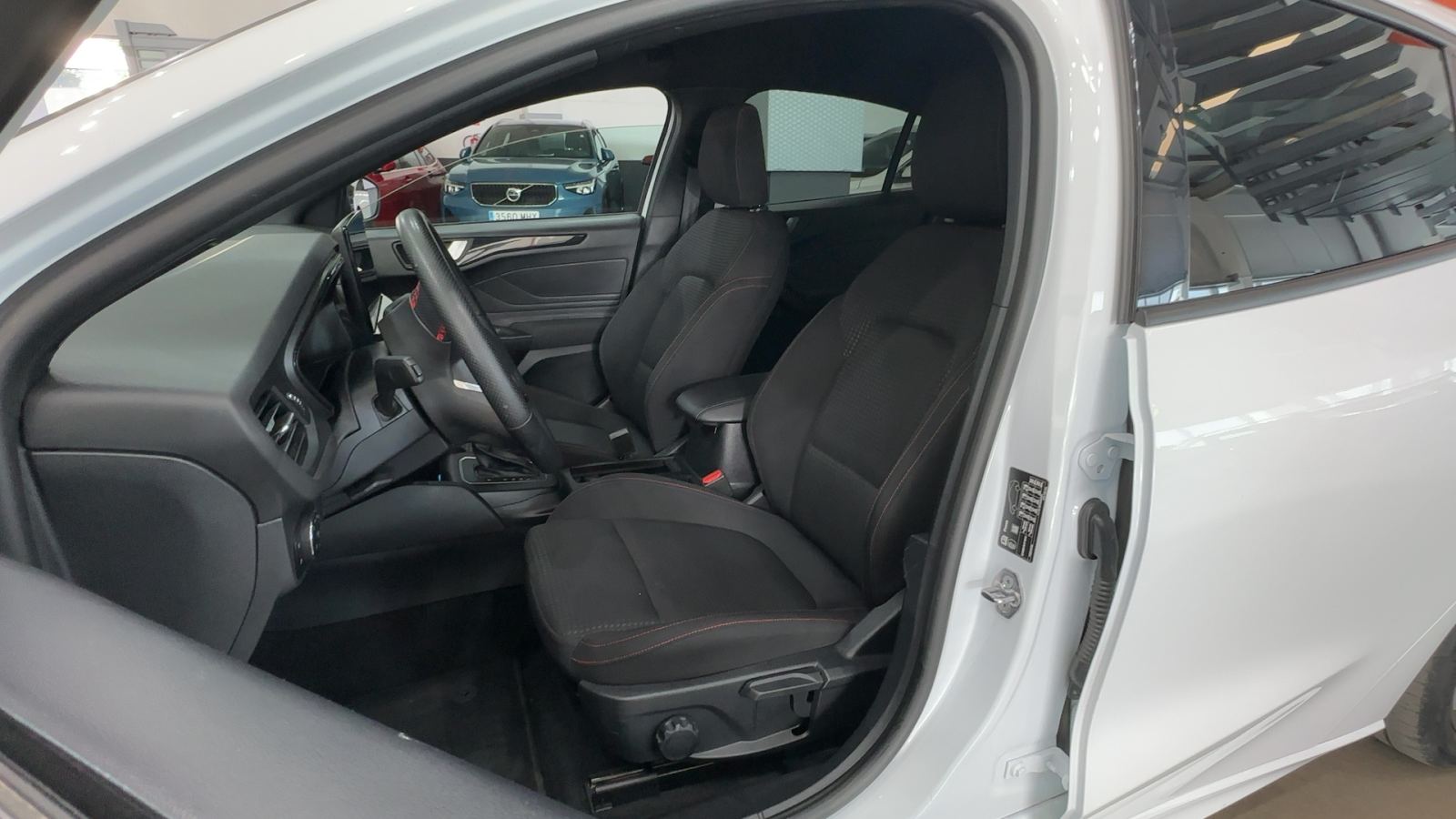 FORD FOCUS — interior asientos delanteros | CSV Motor BILBAO