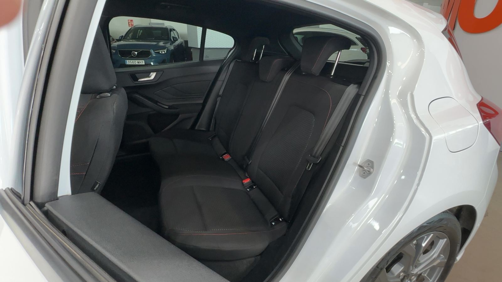 FORD FOCUS — interior asientos traseros | CSV Motor BILBAO