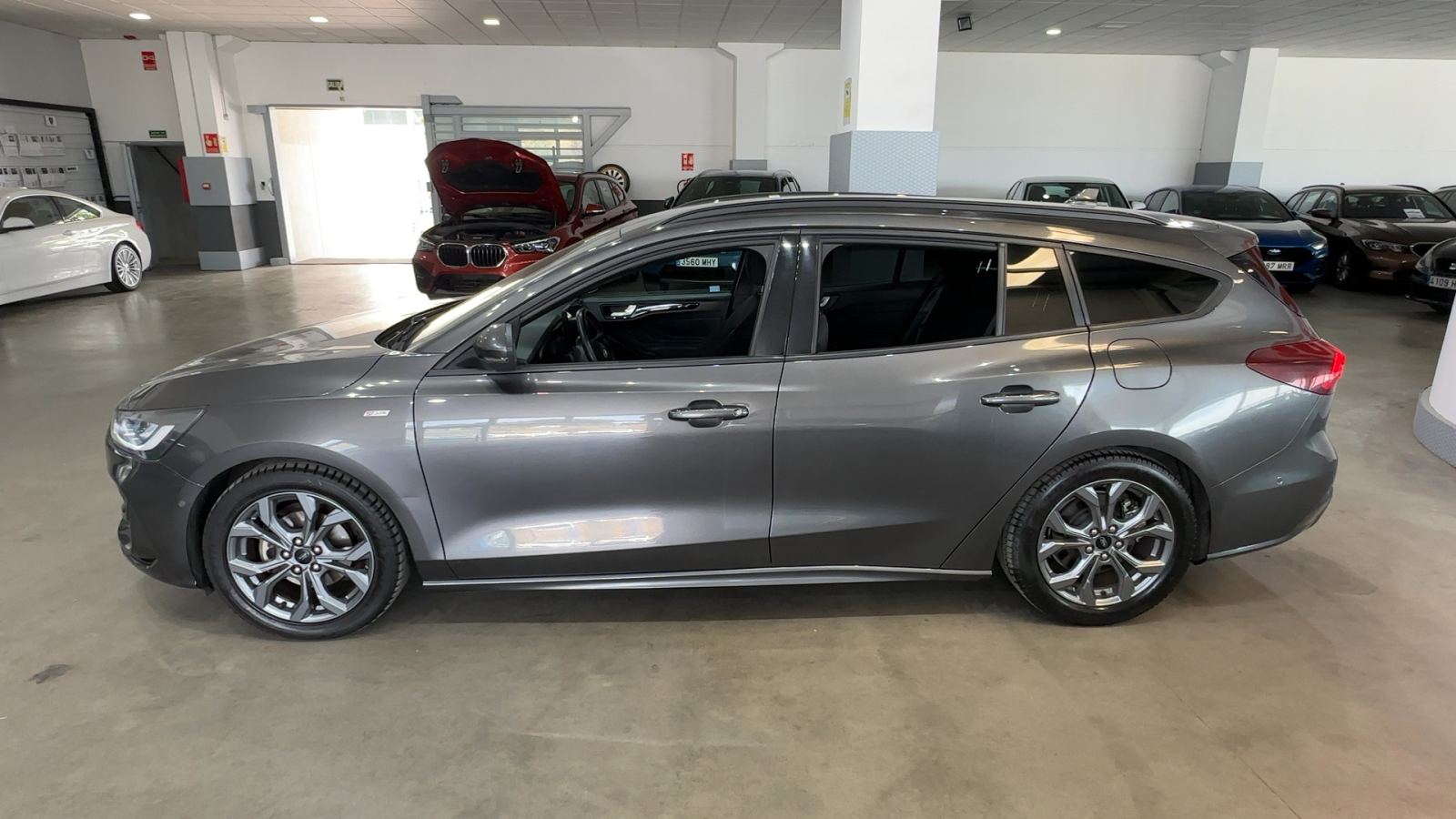 FORD FOCUS — perfil lateral izquierdo | CSV Motor BARCELONA