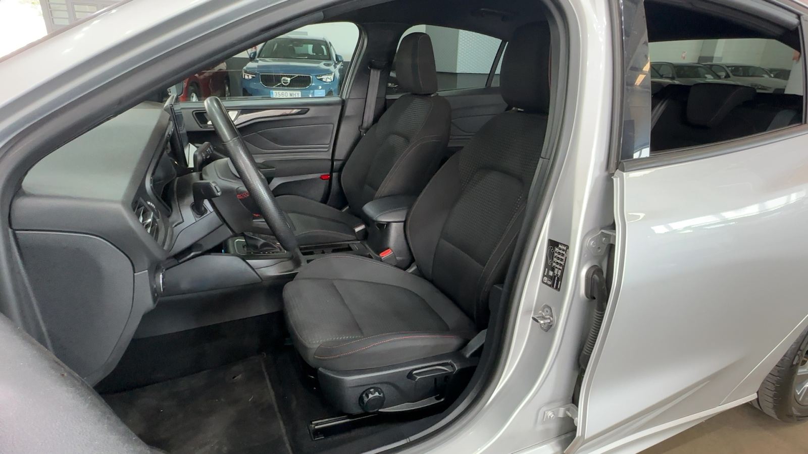 FORD FOCUS — interior asientos delanteros | CSV Motor SEVILLA