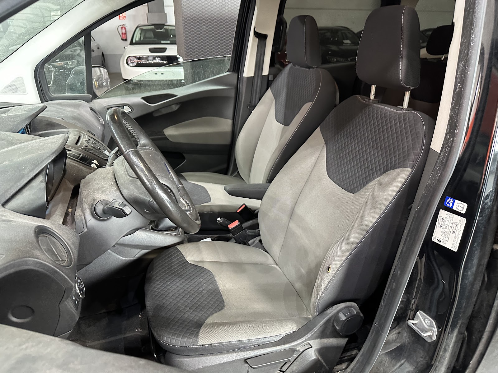 Foto 9 de FORD TOURNEO 2018 en venta en CSV Motor VALDEFUENTES
