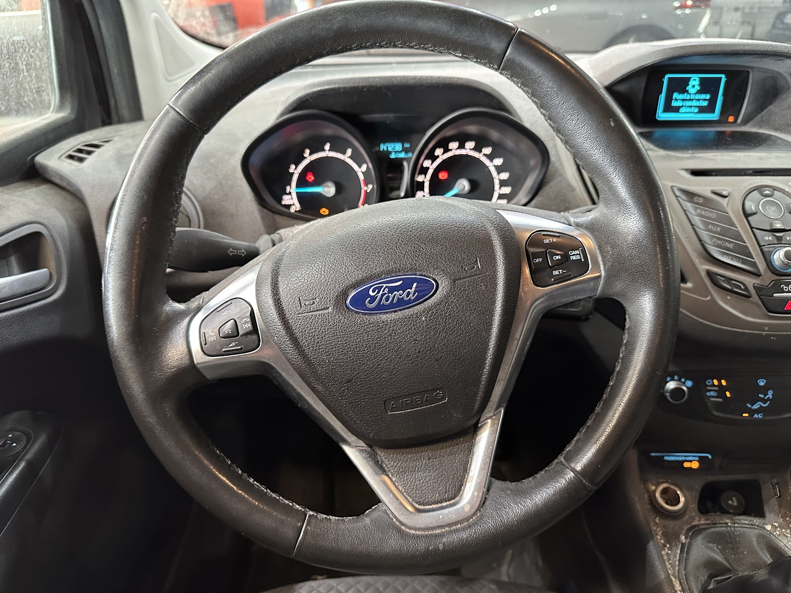 Foto 12 de FORD TOURNEO 2018 en venta en CSV Motor VALDEFUENTES