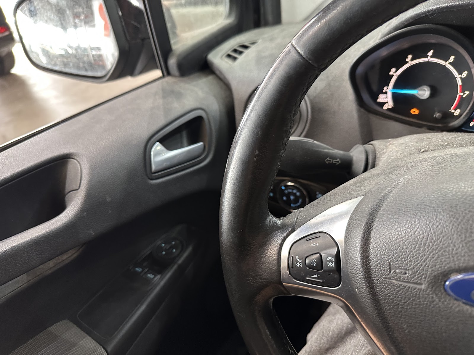 Foto 16 de FORD TOURNEO 2018 en venta en CSV Motor VALDEFUENTES