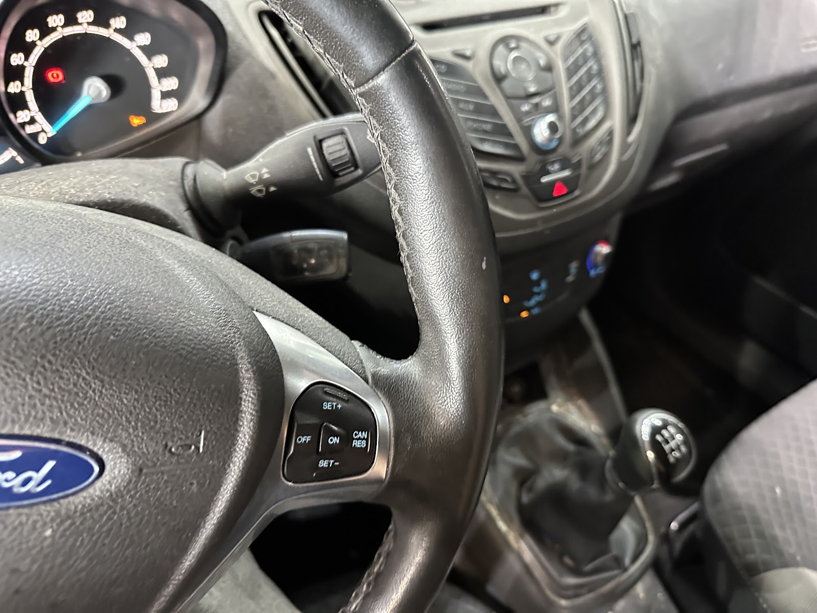 Foto 17 de FORD TOURNEO 2018 en venta en CSV Motor VALDEFUENTES