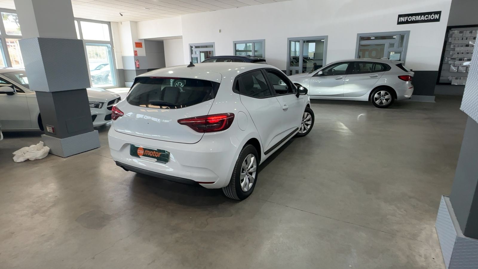 RENAULT CLIO — vista 3/4 trasera derecha | CSV Motor BARCELONA