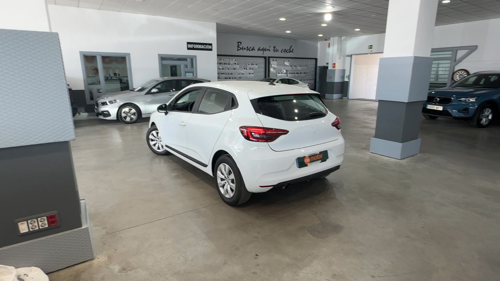 RENAULT CLIO — vista 3/4 trasera izquierda | CSV Motor BARCELONA
