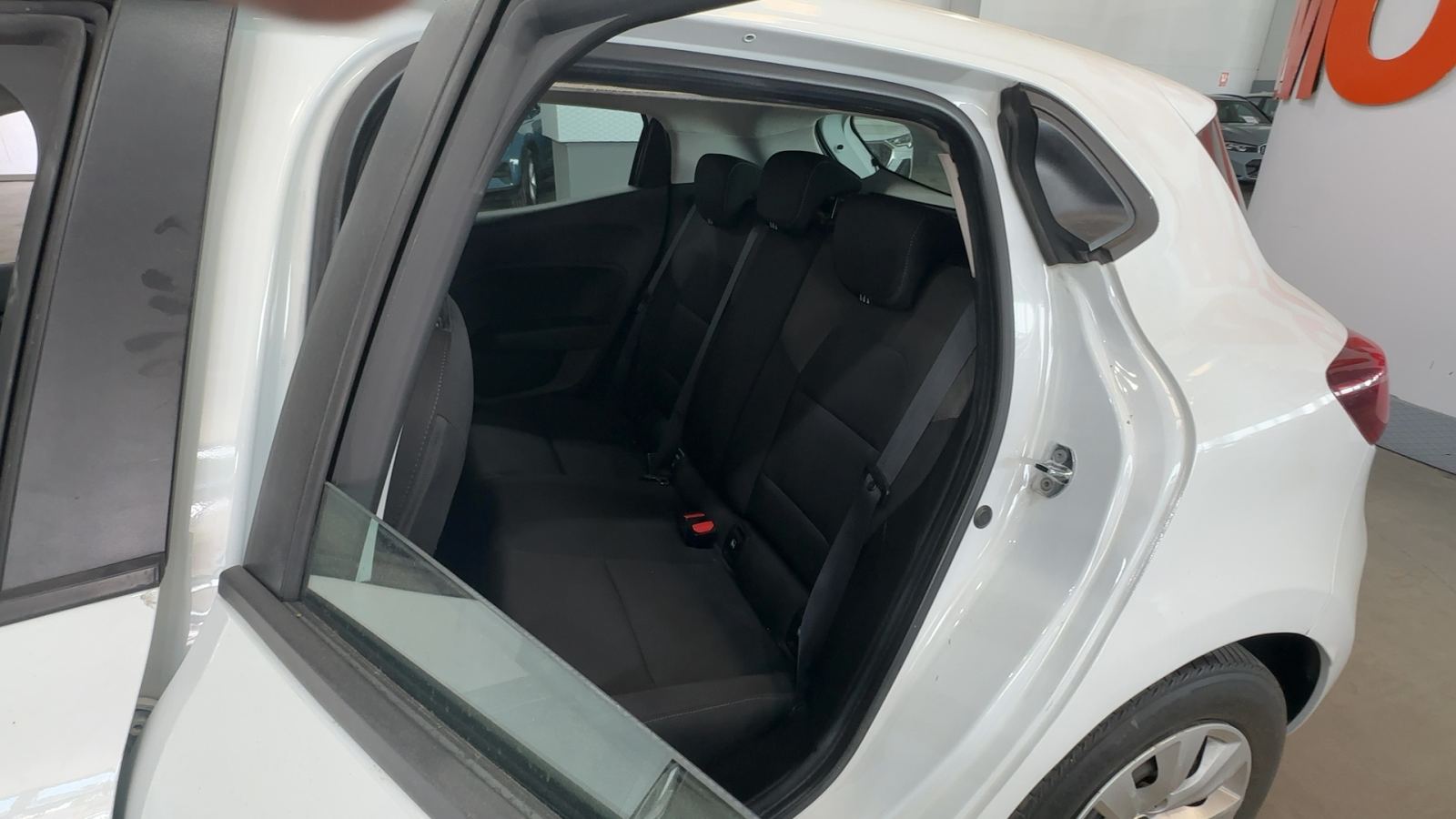 RENAULT CLIO — interior asientos traseros | CSV Motor BARCELONA