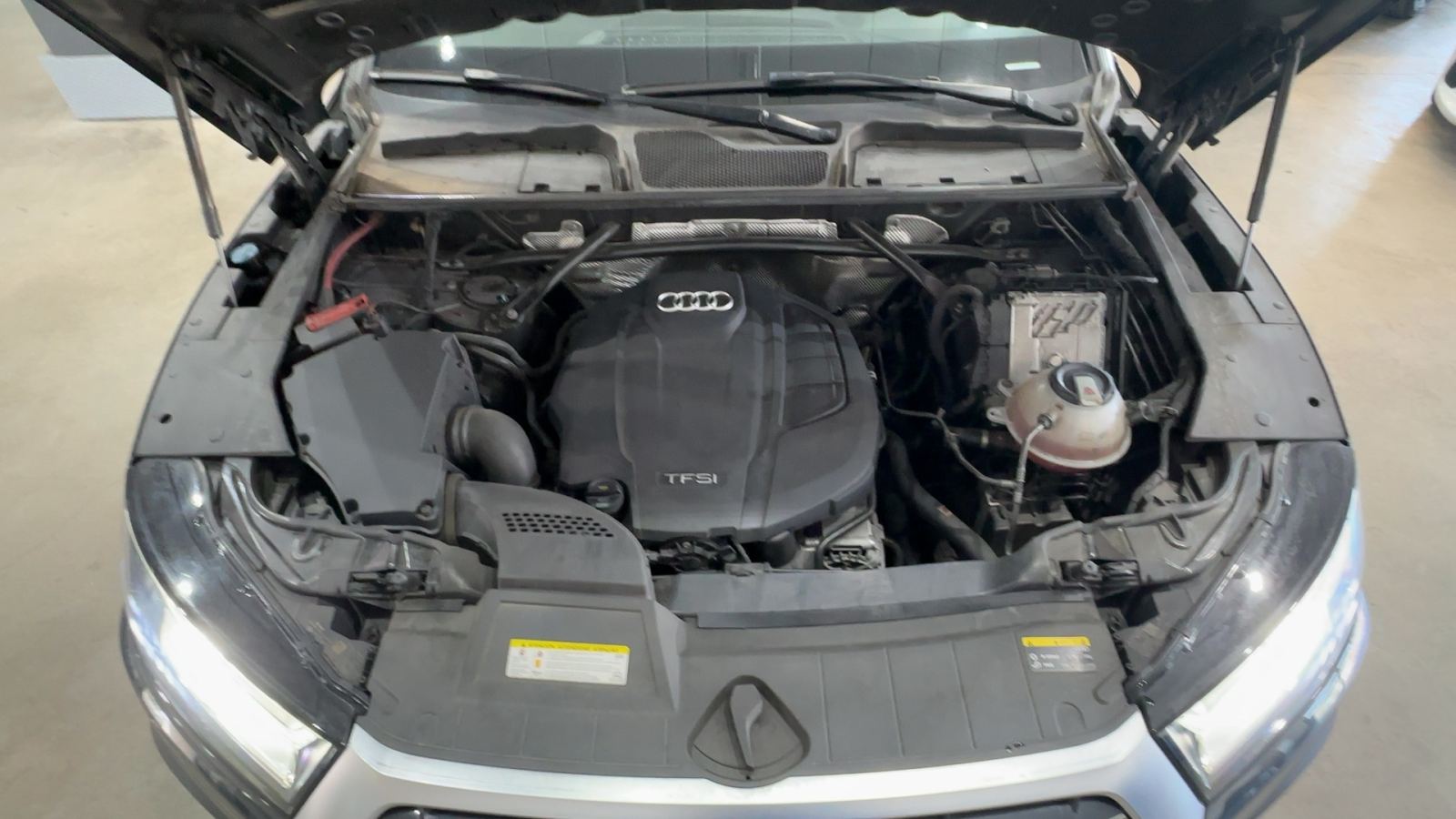 AUDI Q5 — vano motor | CSV Motor VALDEFUENTES
