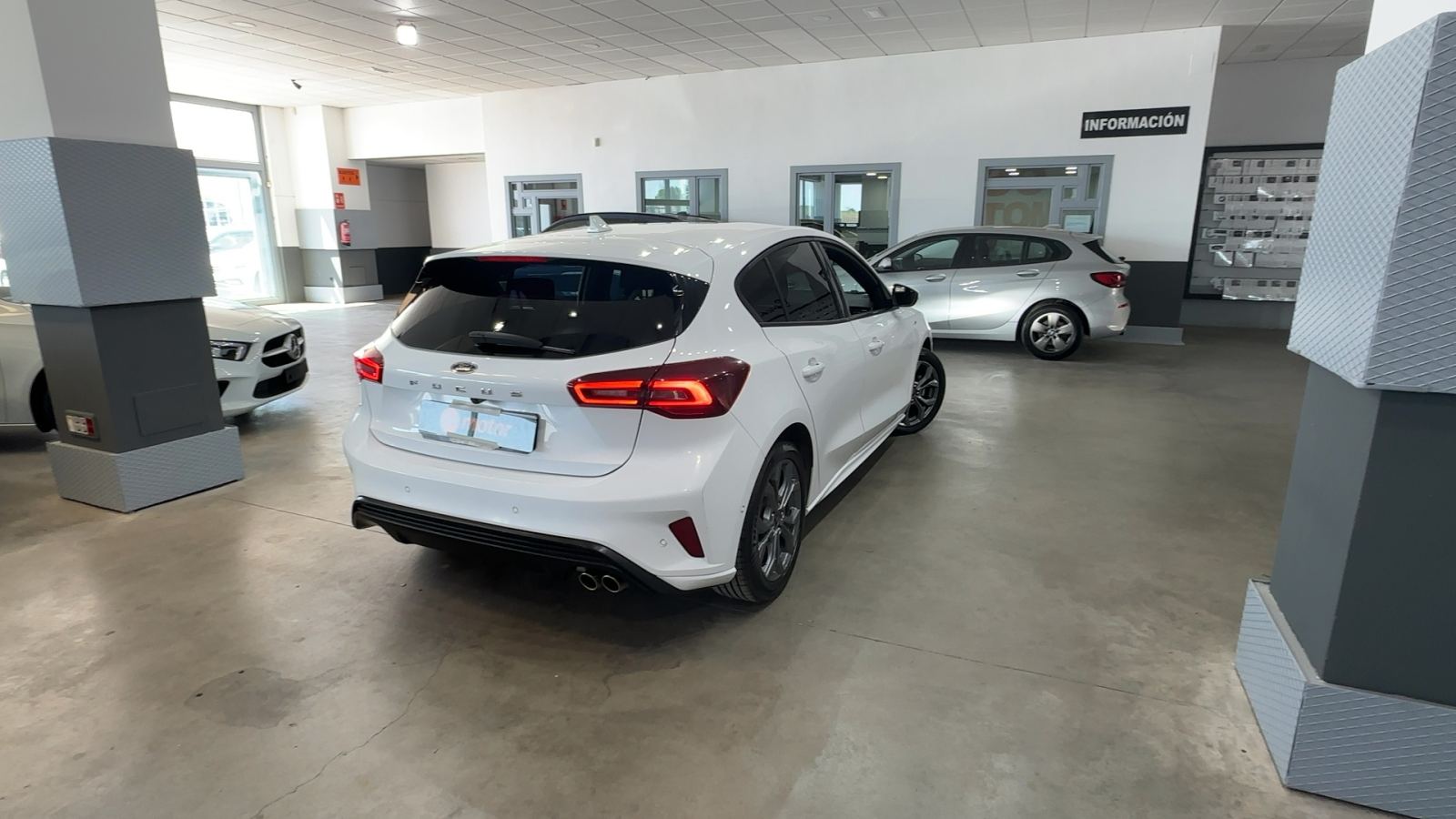 FORD FOCUS — vista 3/4 trasera derecha | CSV Motor VALDEFUENTES