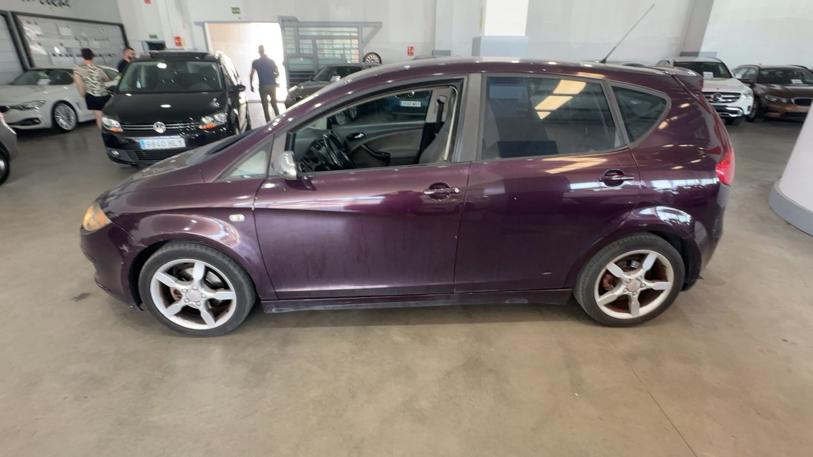 SEAT — perfil lateral izquierdo | CSV Motor VALDEFUENTES