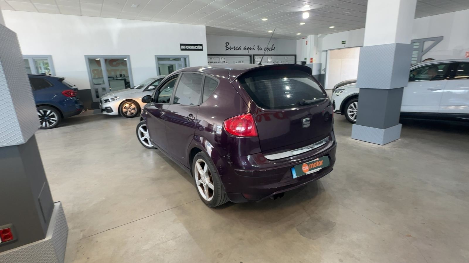 SEAT — vista 3/4 trasera izquierda | CSV Motor VALDEFUENTES