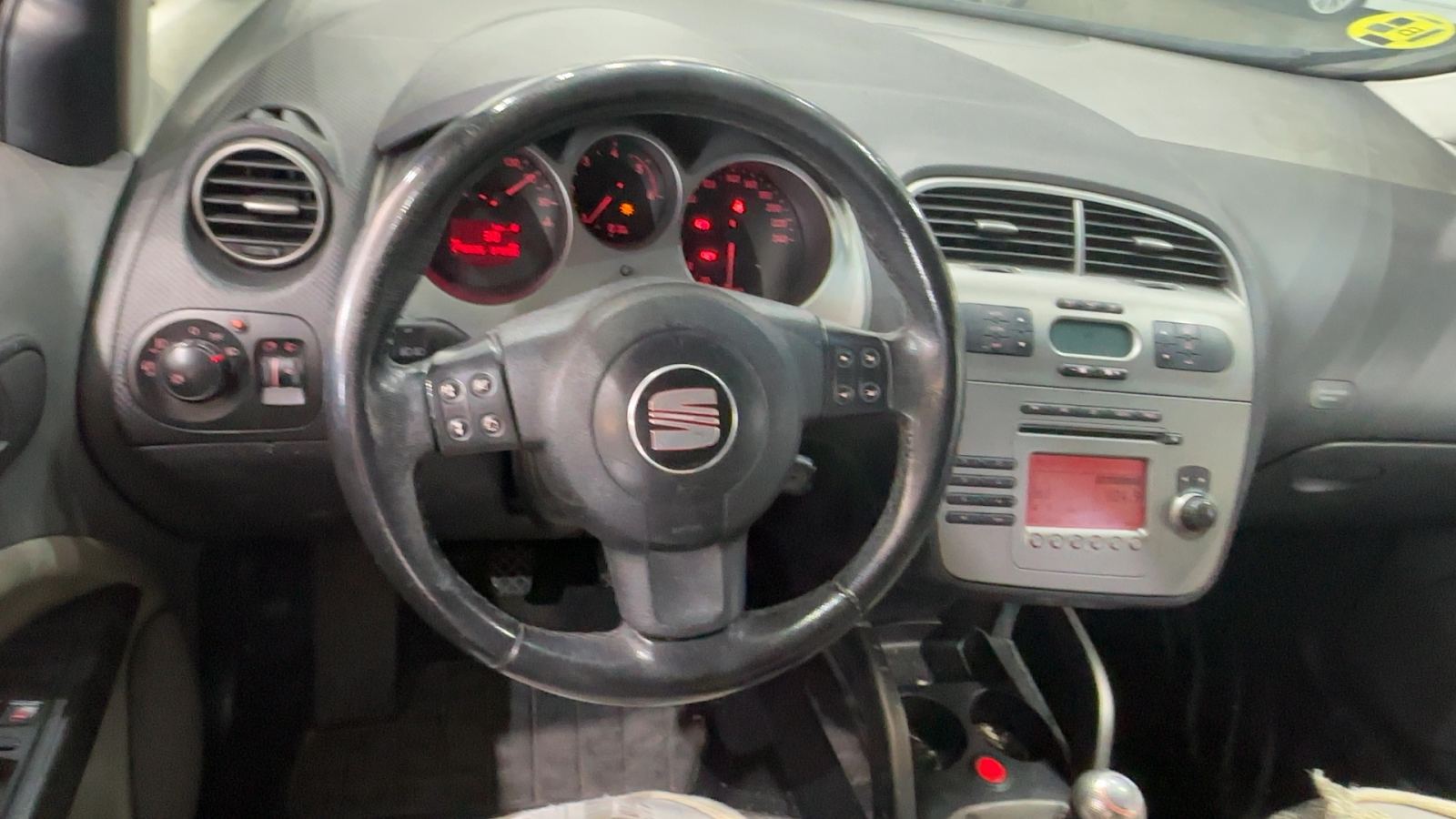 SEAT — salpicadero y consola central | CSV Motor VALDEFUENTES