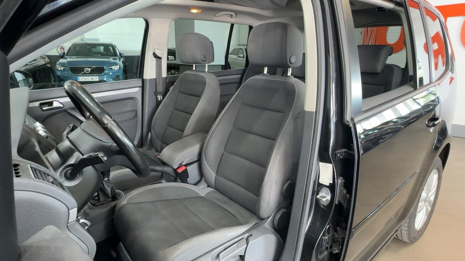 VOLKSWAGEN — interior asientos delanteros | CSV Motor VALDEFUENTES