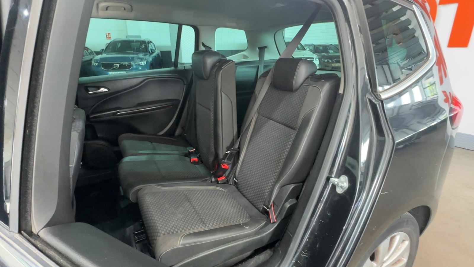 OPEL ZAFIRA — interior asientos traseros | CSV Motor VALDEFUENTES