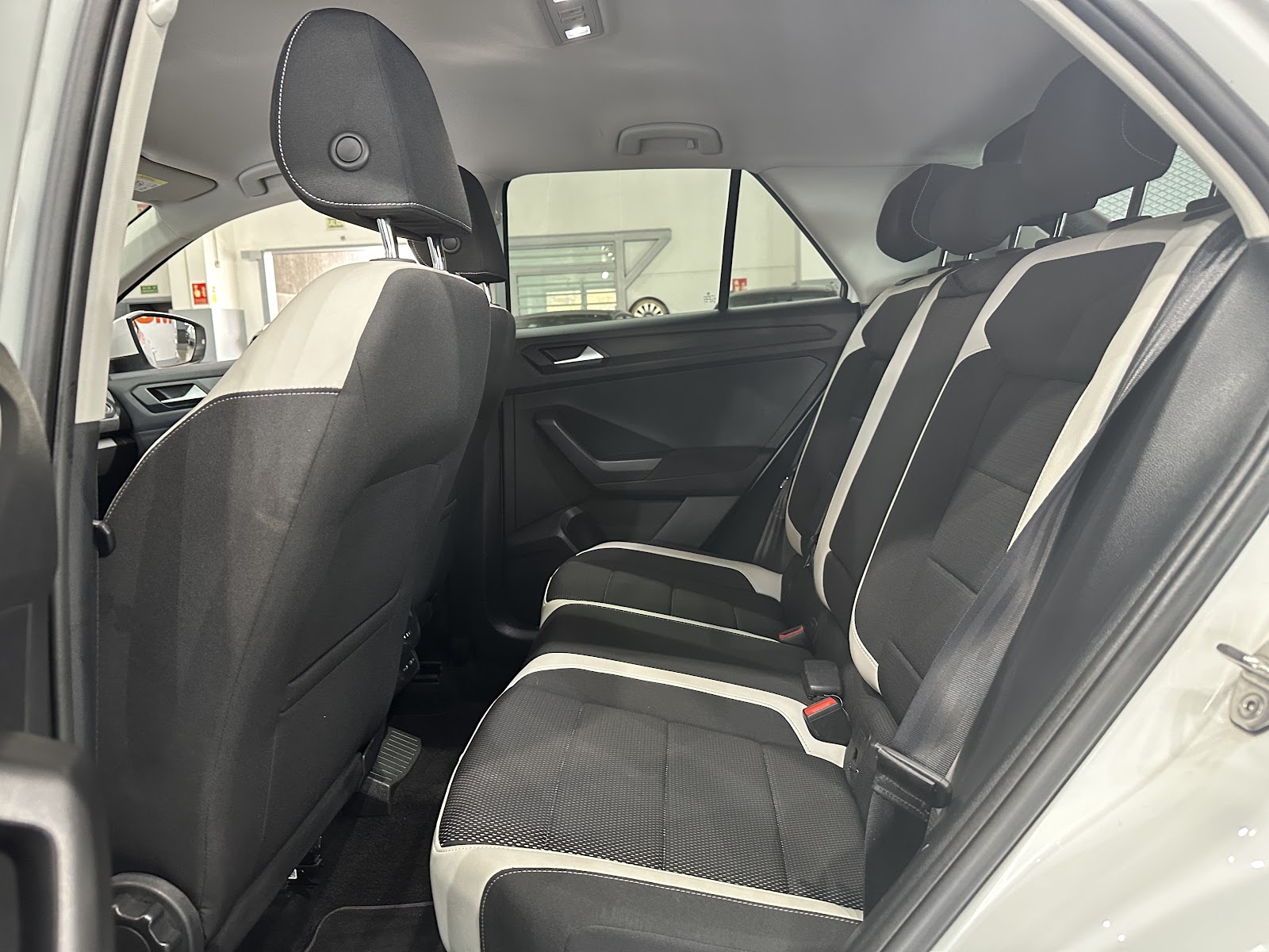 Foto 10 de VOLKSWAGEN T-ROC 2021 en venta en CSV Motor VALDEFUENTES