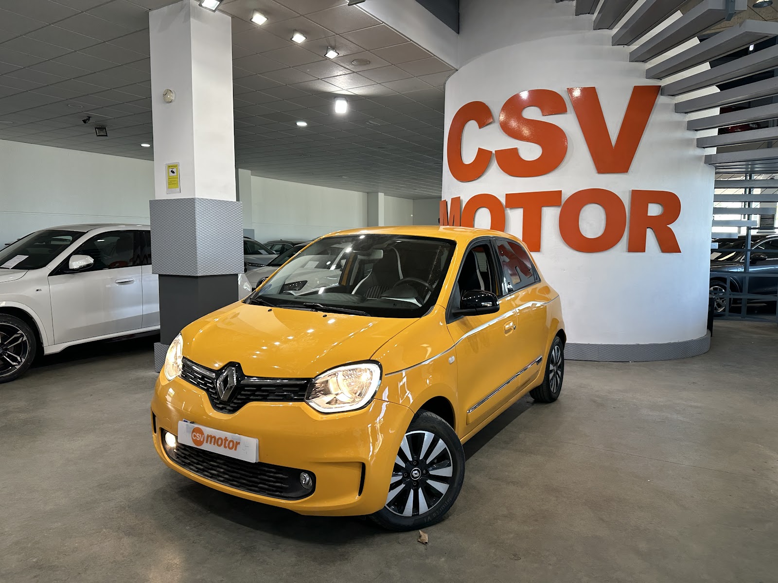 Foto 2 de RENAULT TWINGO 2023 en venta en CSV Motor BILBAO