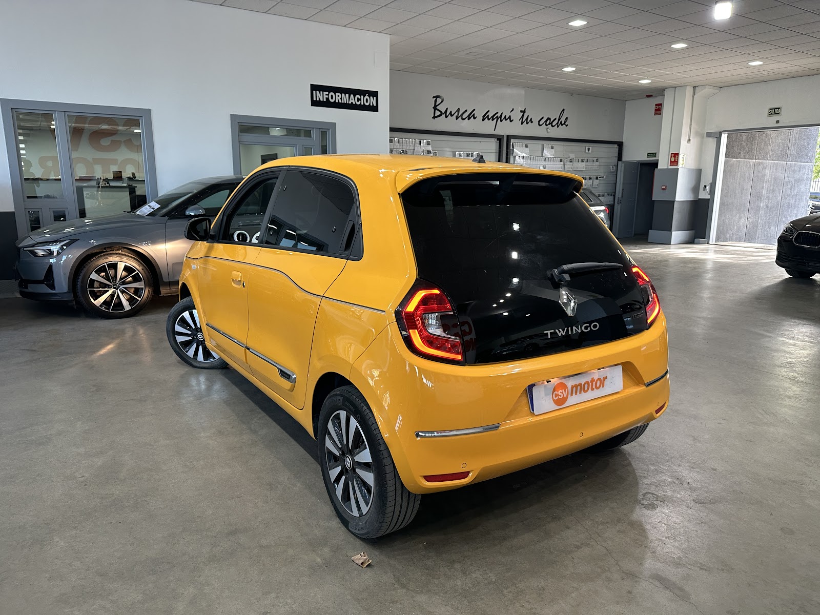 Foto 5 de RENAULT TWINGO 2023 en venta en CSV Motor BILBAO