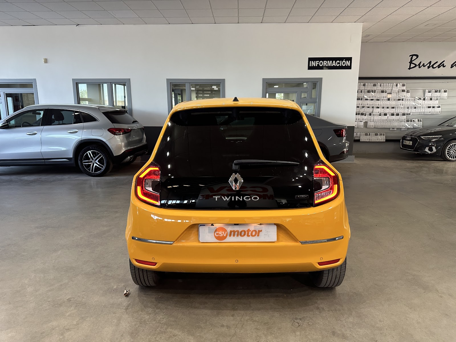 Foto 7 de RENAULT TWINGO 2023 en venta en CSV Motor BILBAO
