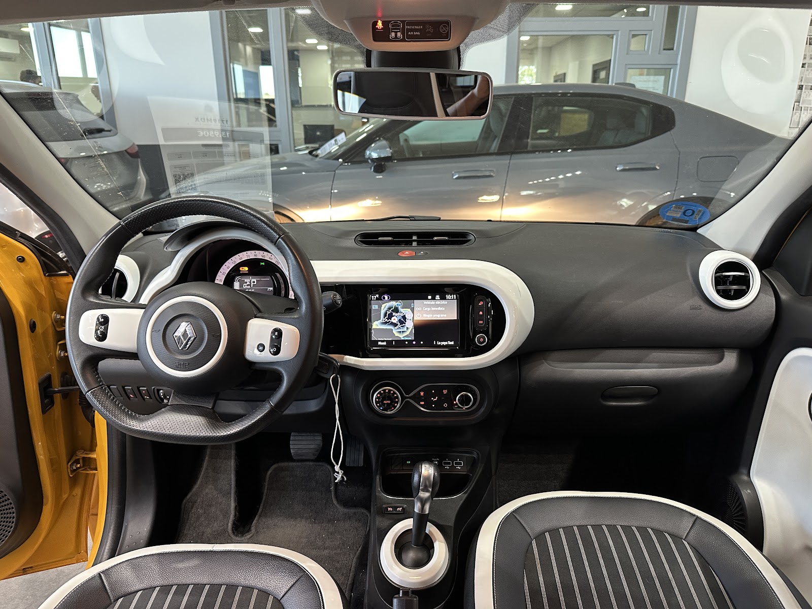 Foto 11 de RENAULT TWINGO 2023 en venta en CSV Motor BILBAO