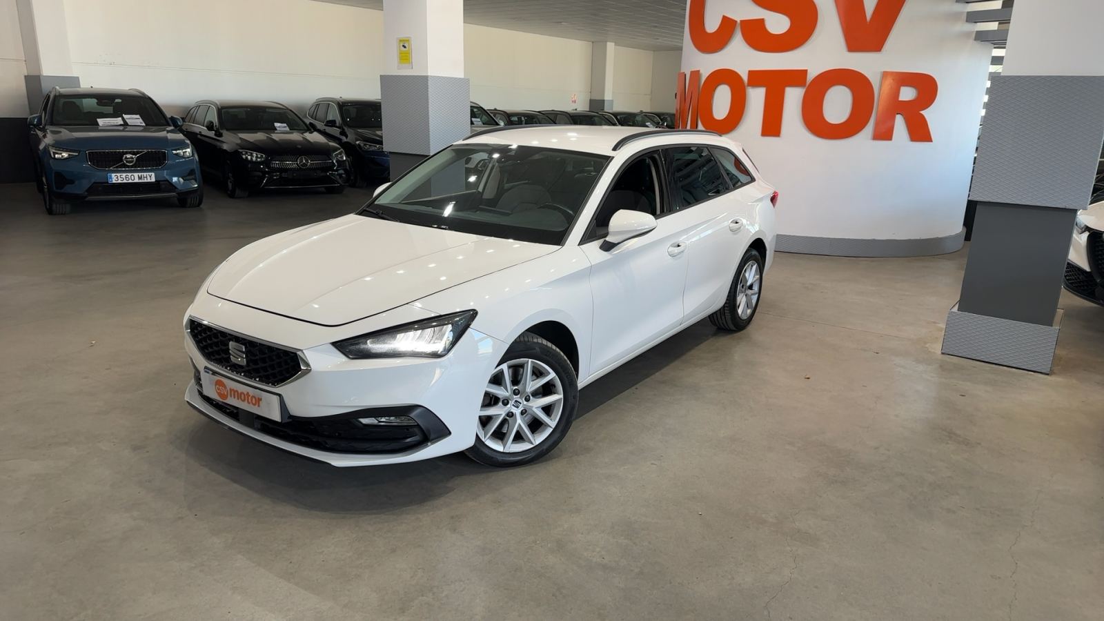 SEAT LEON — vista 3/4 delantera izquierda | CSV Motor VALDEFUENTES