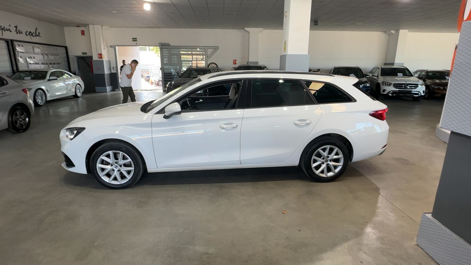 SEAT LEON — perfil lateral izquierdo | CSV Motor VALDEFUENTES