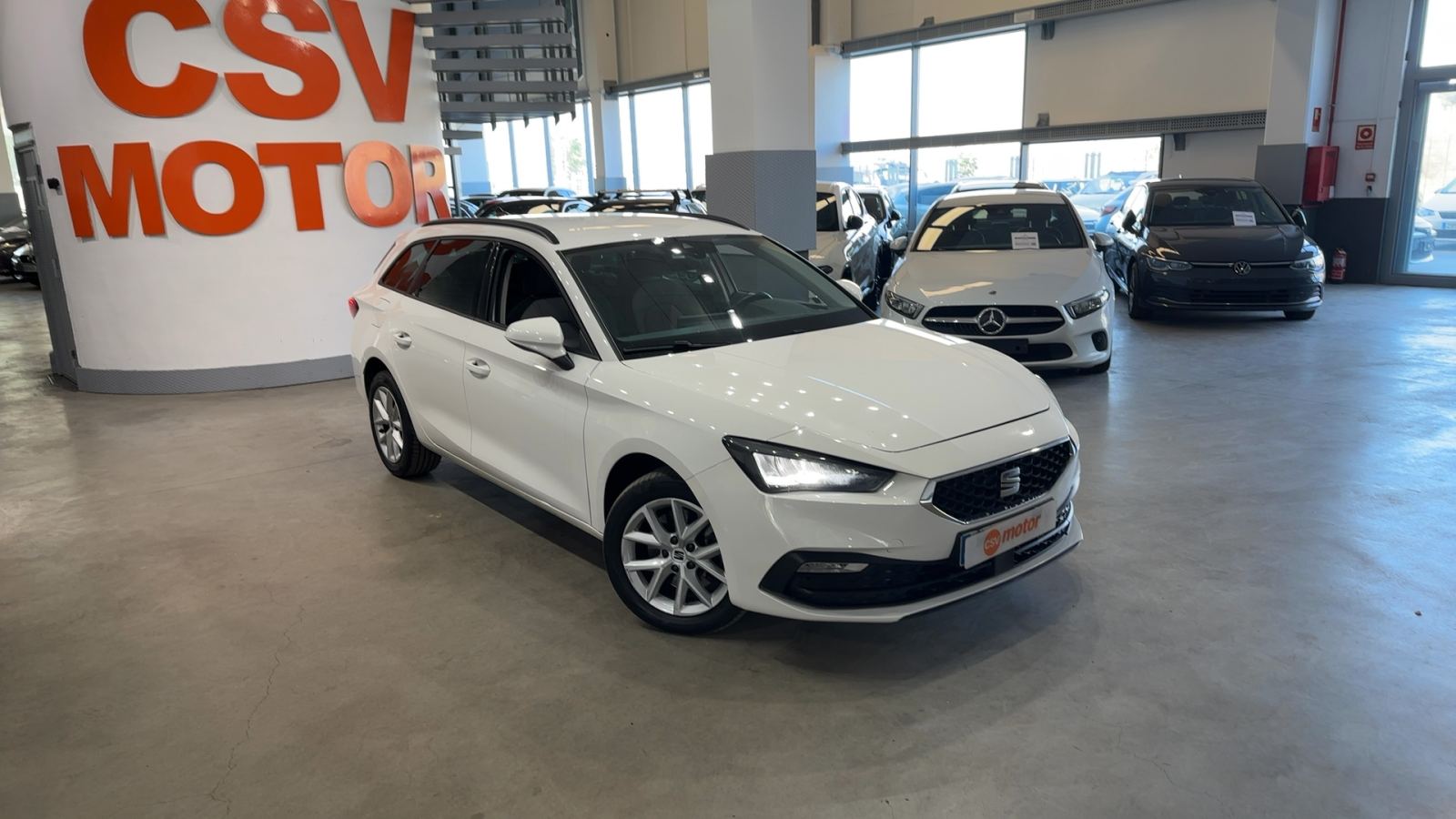 SEAT LEON — vista 3/4 delantera derecha | CSV Motor VALDEFUENTES