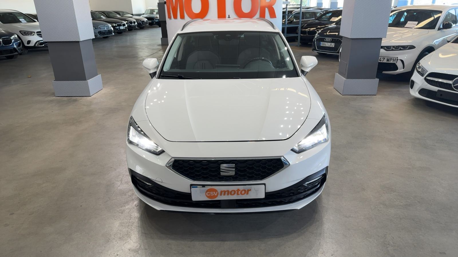 SEAT LEON — detalle frontal | CSV Motor VALDEFUENTES