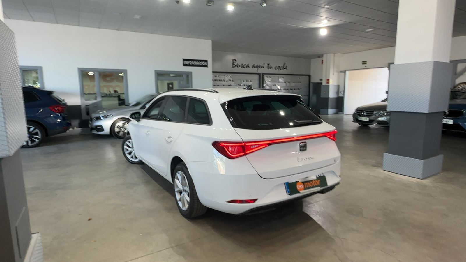 SEAT LEON — vista 3/4 trasera izquierda | CSV Motor VALDEFUENTES