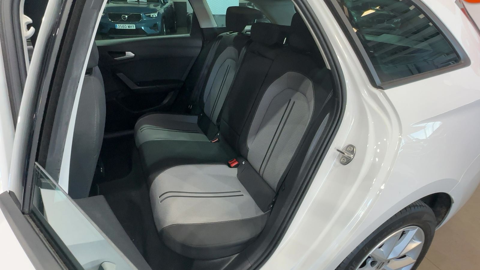 SEAT LEON — interior asientos traseros | CSV Motor VALDEFUENTES