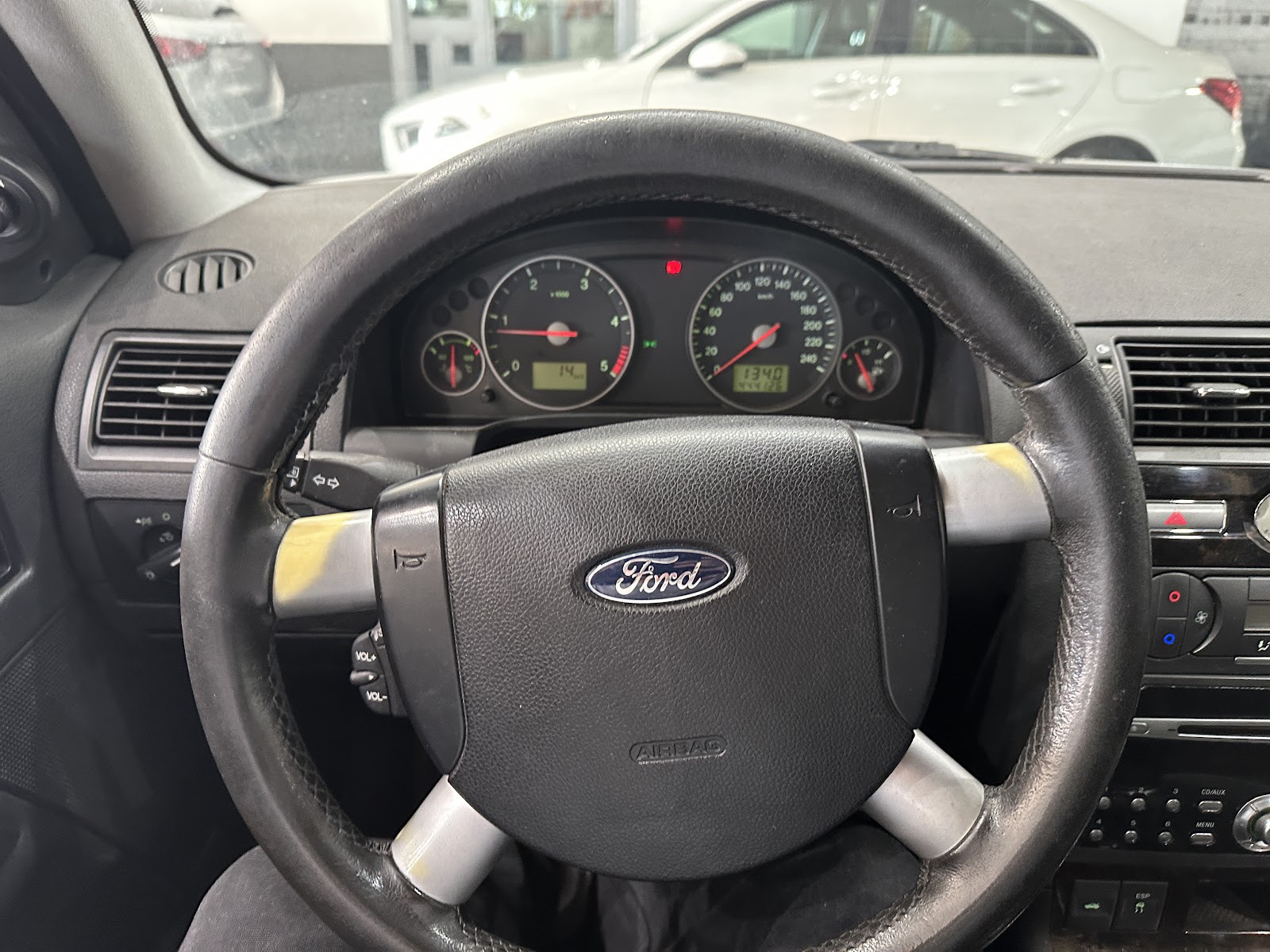 Foto 12 de FORD MONDEO 2004 en venta en CSV Motor VALDEFUENTES